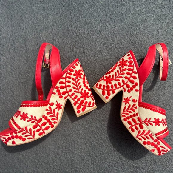 Aldo platforms in Red Flower - Picture 1 of 3